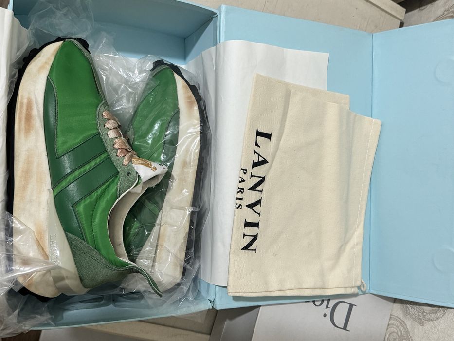 Кроссовки продам