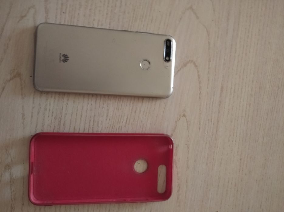 Продам телефон в хорошем состояние