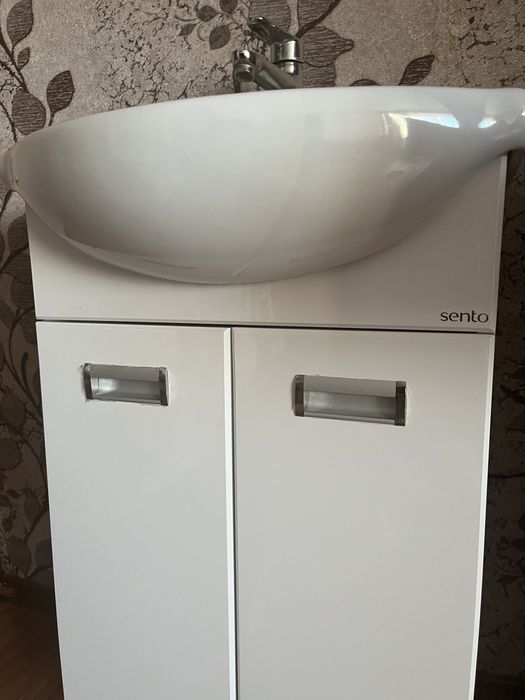 Тумбочка с умывальником