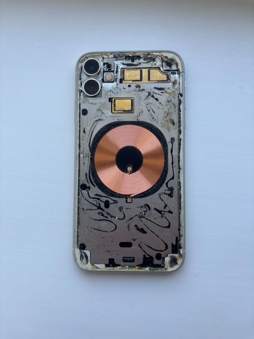 Продаю iPhone 11