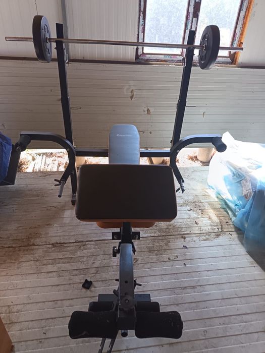 Banca de fitness pentru împins la piept cu haltere și greutăți