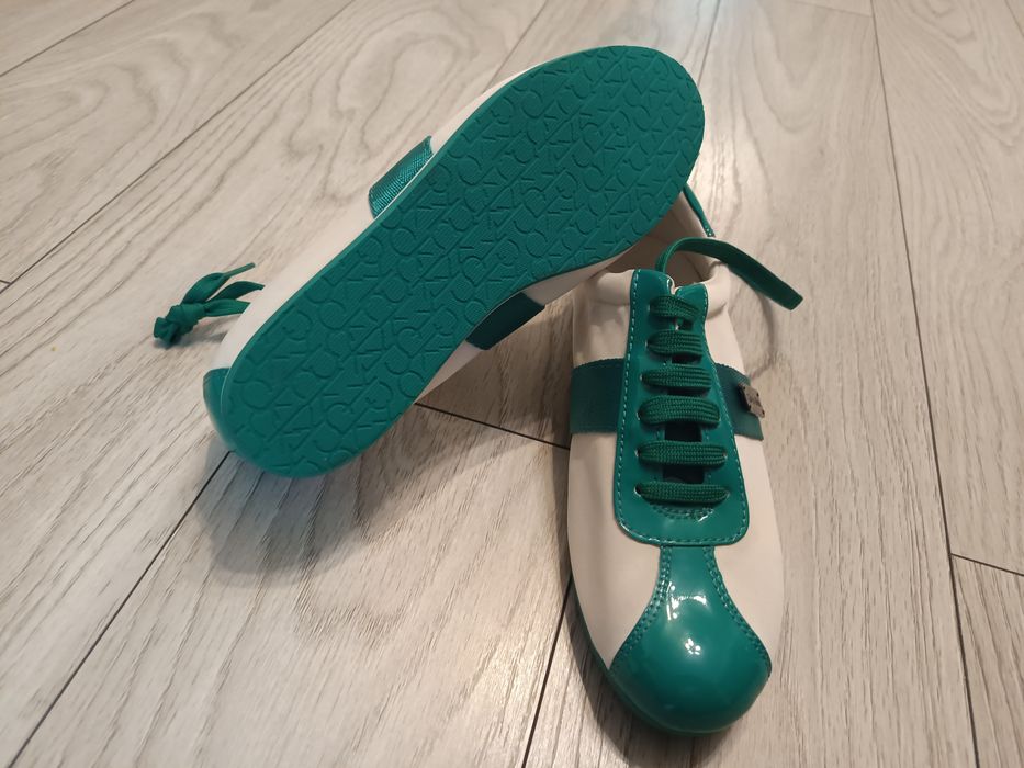 Adidași Kalvin Clein