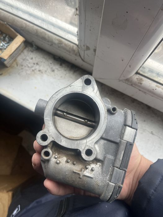 Дроссельная заслонка приора