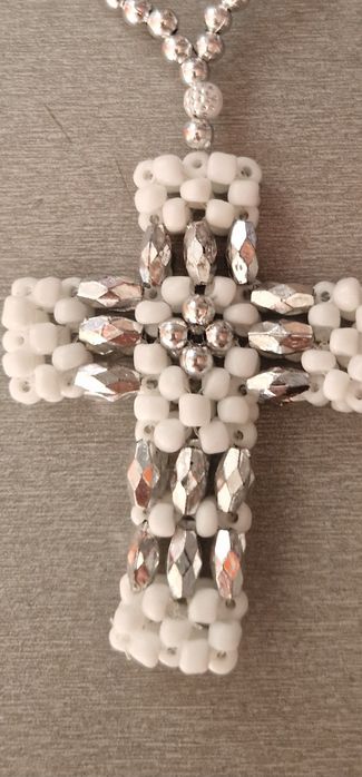 Кръстче от мъниста