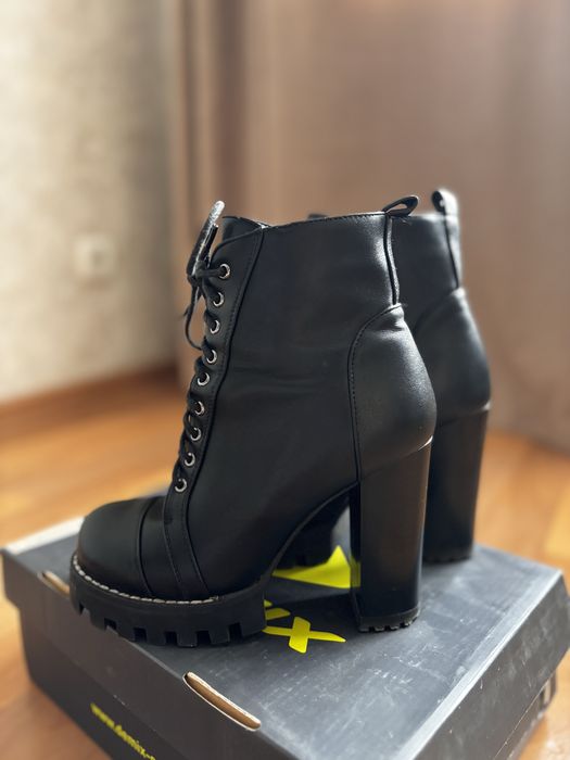 Продам сапоги новые 1 раз одевала