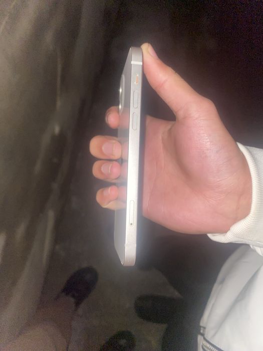 Iphone 12  94 yomkis radnoy