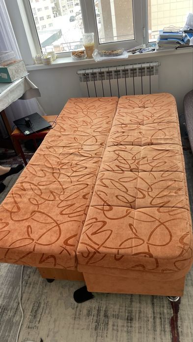 Диван в хорошем состоянии