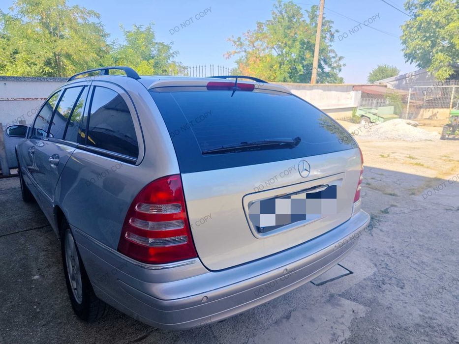 Продава се лек автомобил Mercedes C 24, бензин, 2002г.0