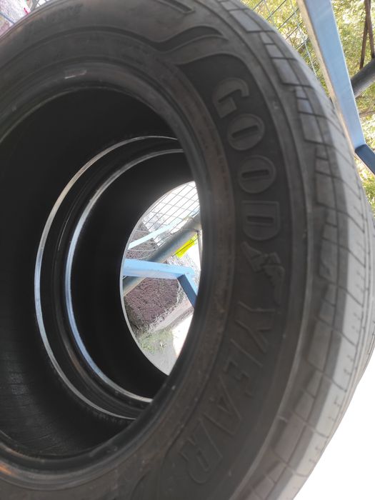 Пара шин GOODYEAR 215/65 R17