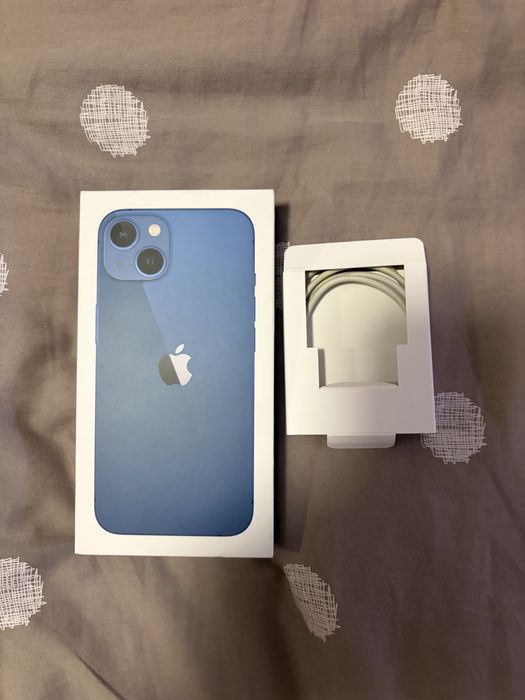 iPhone 13/128Gb/Starea bateriei este de 77%