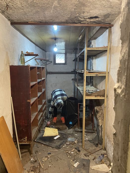 Почистване на апараменти,тавани,  мазете и дворове-изнасяне на боклуци
