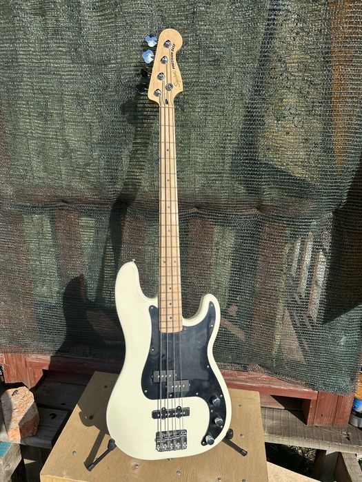 Бас гитара Squier Affinity Series Precision Bass