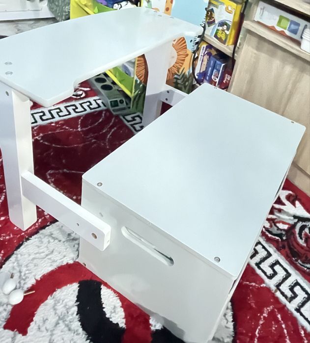 Băncuță copii 2 în 1 – masă activități + depozitare, stare foarte bună