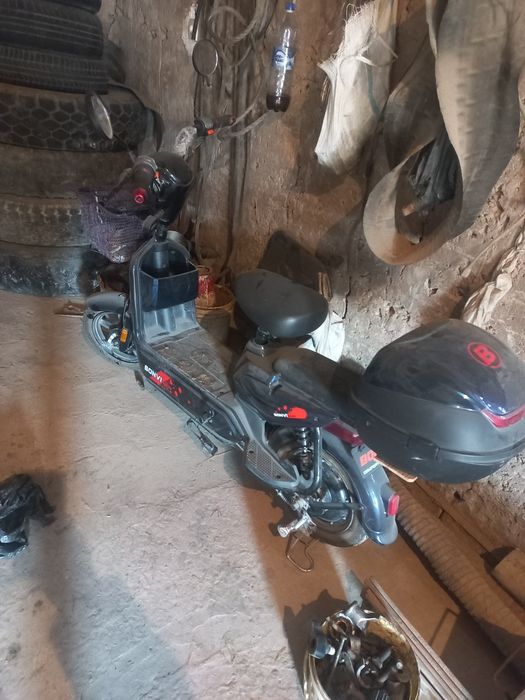 Скутер сотилоди  ...