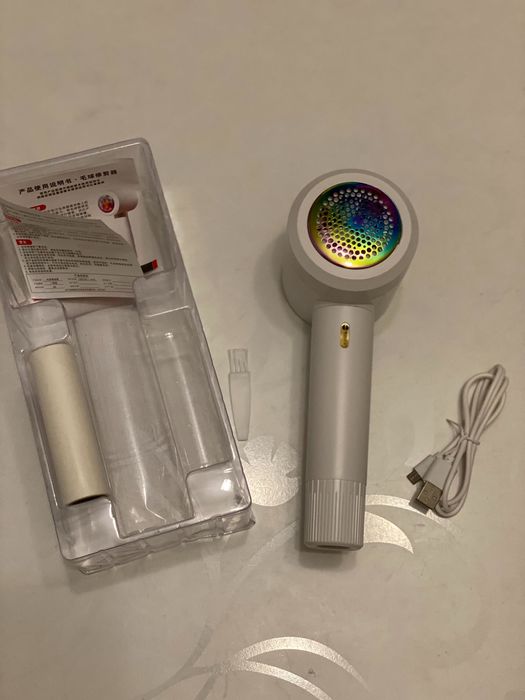 Машинка для удаления катышек