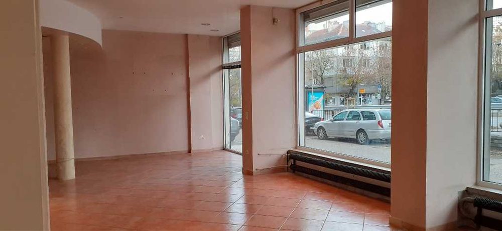 Давам под наем Магазин на ул.Опълченска