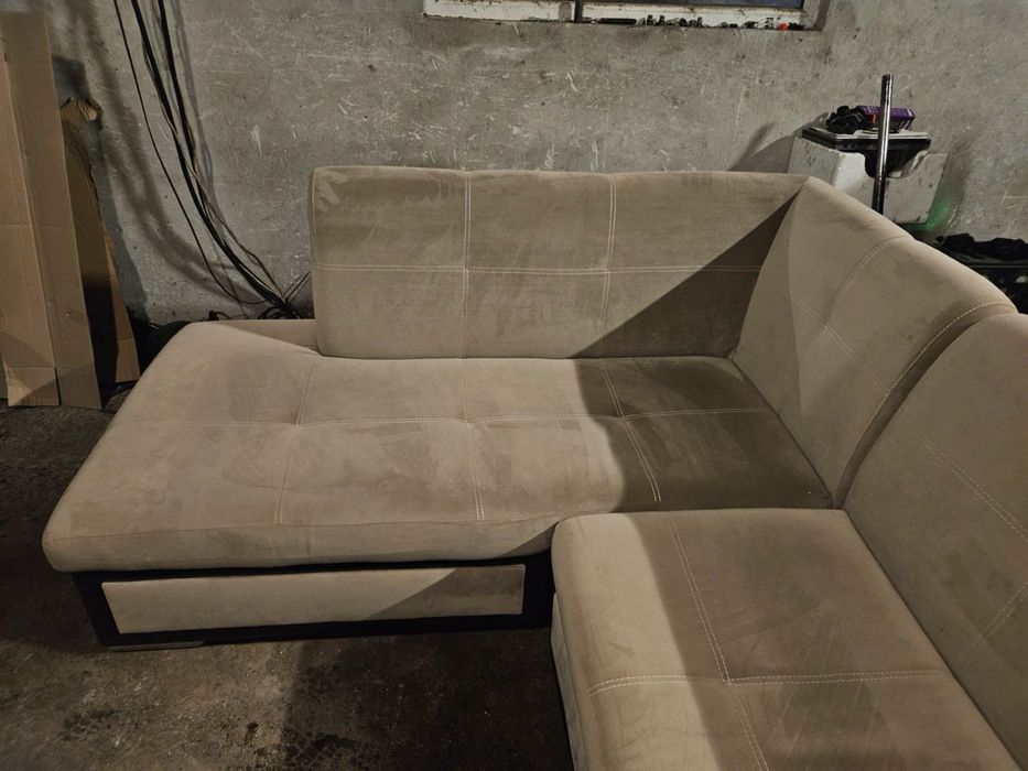 Голям ъглов диван