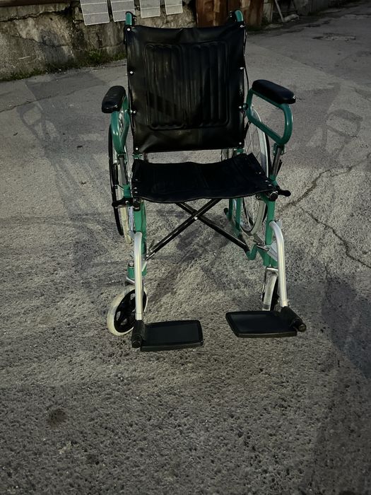 Инвалидна количка в много добро състояние – сгъваема