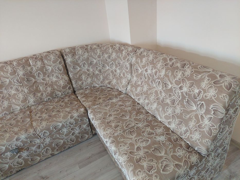Чисто нов разтегателен ъглов диван