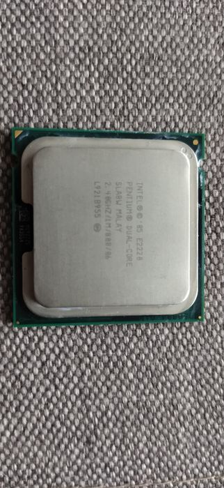 Продам процессоры Intel