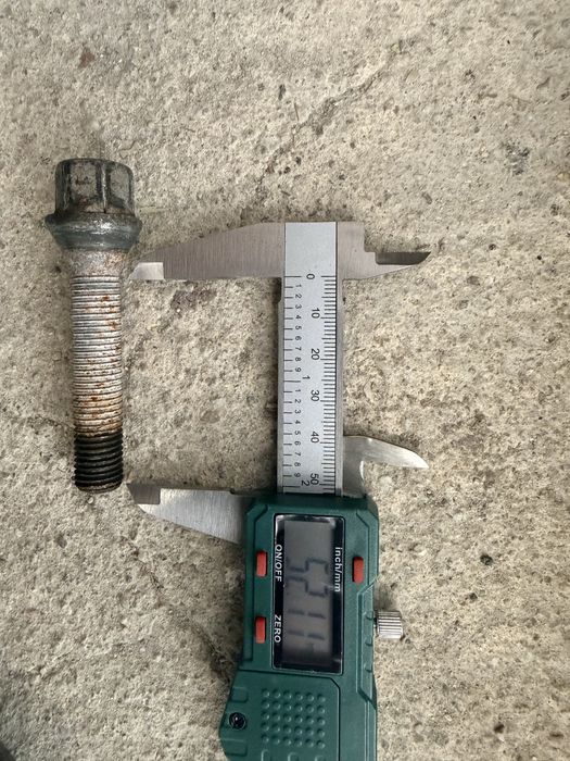 2бр Железни фланци с болтове + 2 бр алуминиеви фланци с болтове