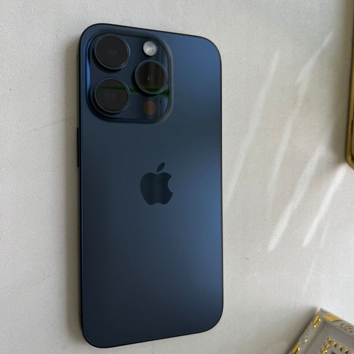 Продам iPhone 15 Pro