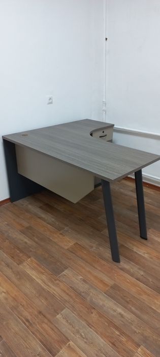 Офисная мебель в отличном состоянии