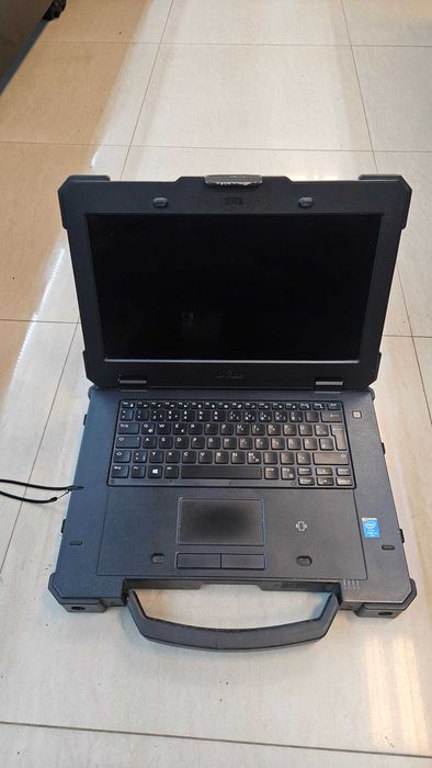 Продавам лаптоп Dell Rugged 7404