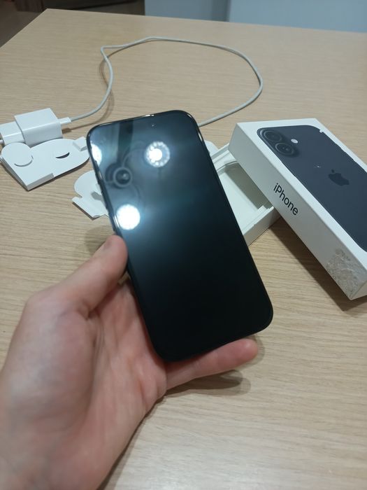 Продам iPhone 16/256