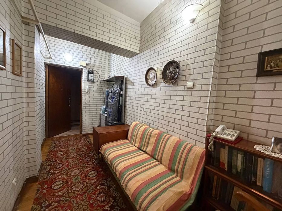 2 ком метро комендантский ЦУМ ц7 школа 110 сенат