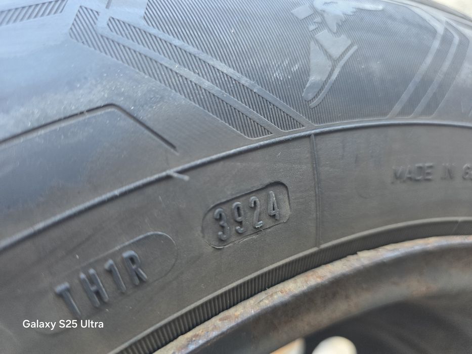 2бр. зимни гуми 215/65/16 GoodYear