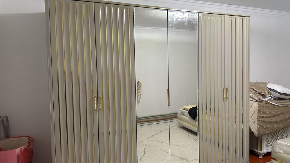 Спальный гарнитур