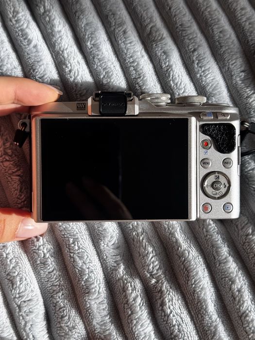 Olympus PEN E-PL восемь (Только Body-тушка)