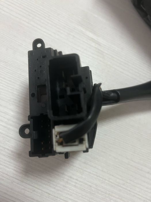 Поворотник  Митсубиси Каризма