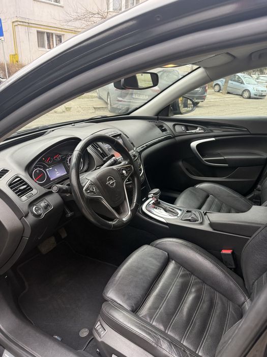 Opel Insignia automată