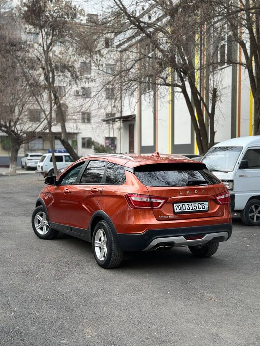 Лада Веста крос отлично состояние