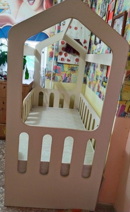 Детская кровать домик