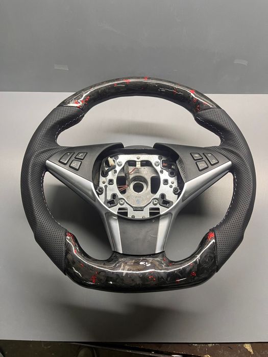 Retapitare volan modificare personalizare volan piele carbon