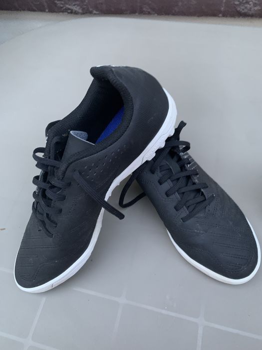 Vand ghete fotbal si adidasi sala kipsta