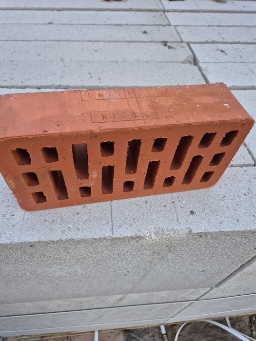 Продам кирпич енки 3 поддона