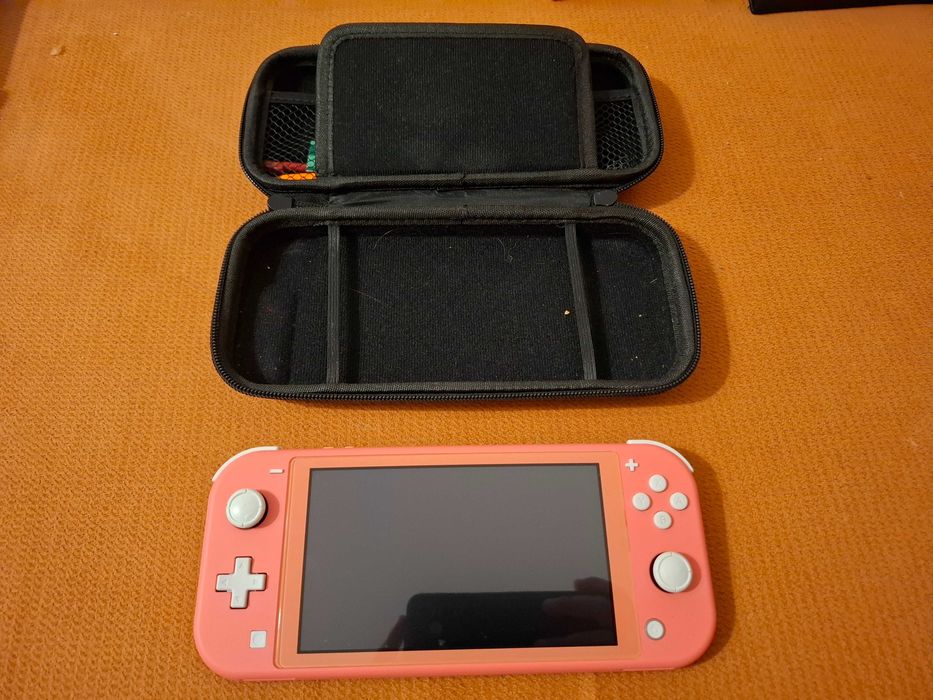 Nintendo Switch Lite Coral