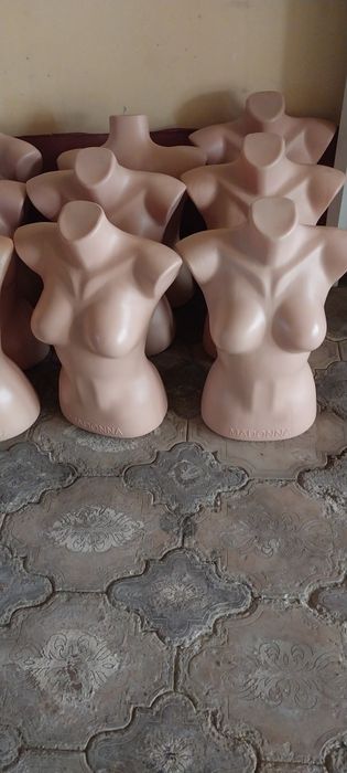 Jenski maniken sotiladi