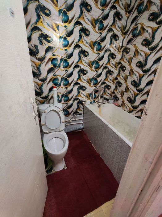 УРДУПИ Райхон бозор ёнида 3 этажда 1 хонали квартира ижарага берилади