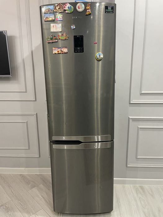 Холодильник Samsung