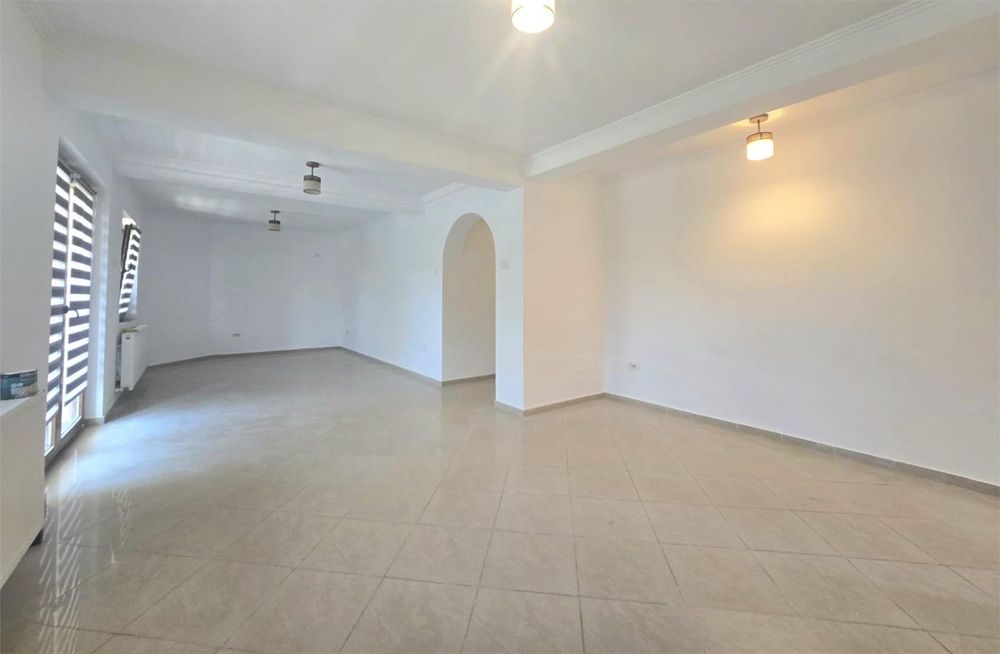 Spațiu comercial de închiriat, etaj 1 zona Cug