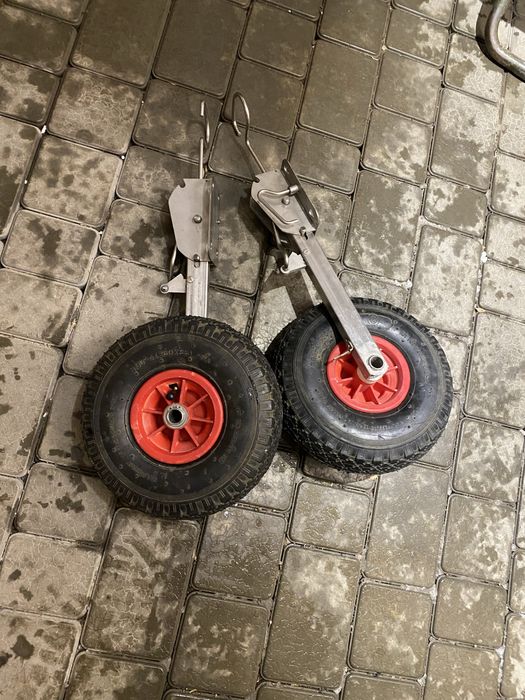 Продам колеса для лодки