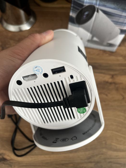 Проектор YC100 FullHD