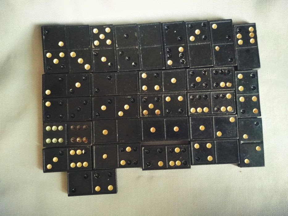 Домино черное продам