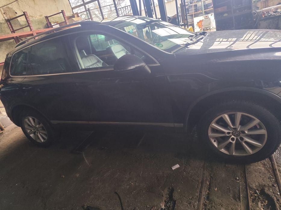 Vw Tuareg 3.0V6 TDI 2012 г 176 kw 240 k kod CASA на части