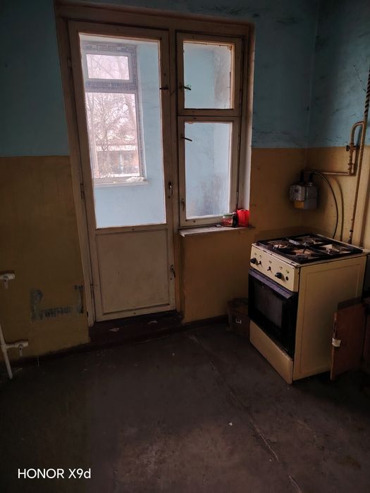 Продается 2 комнатная кв на 2-этаже.Ориентир:Ул. Кадыри. Карзинка маг.